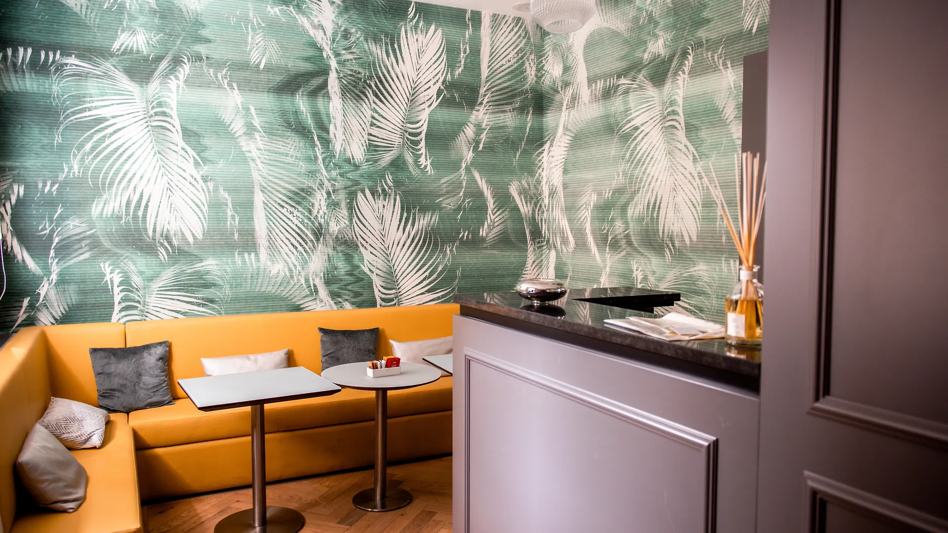 Boutique Centrale Palace Hotel Rome 3*,